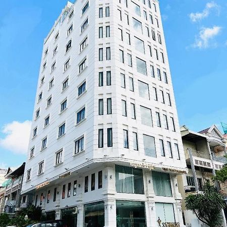 V Boutique Hotel Phnom Pen Exterior foto