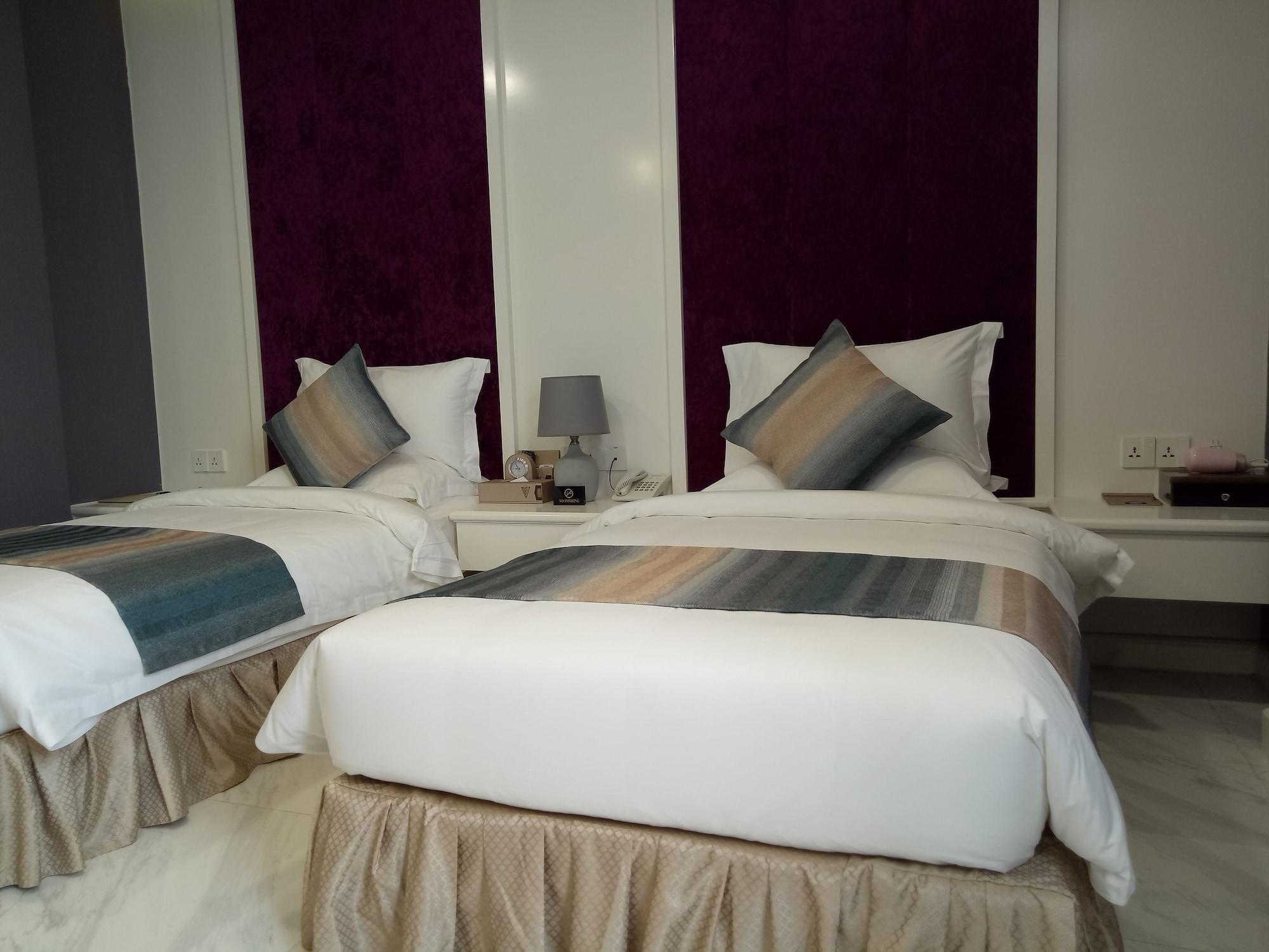 V Boutique Hotel Phnom Pen Exterior foto