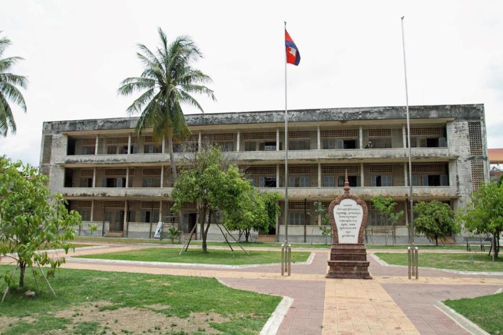 V Boutique Hotel Phnom Pen Exterior foto